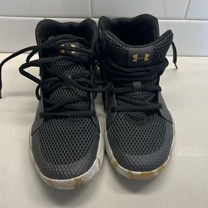 Size 5 (big boy) Under Armour basketball shoes